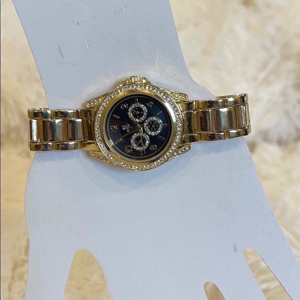 Brand new Jaclyn Smith watch